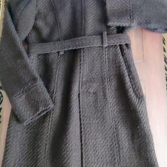 Woman winter coat. - Picture 4 of 4